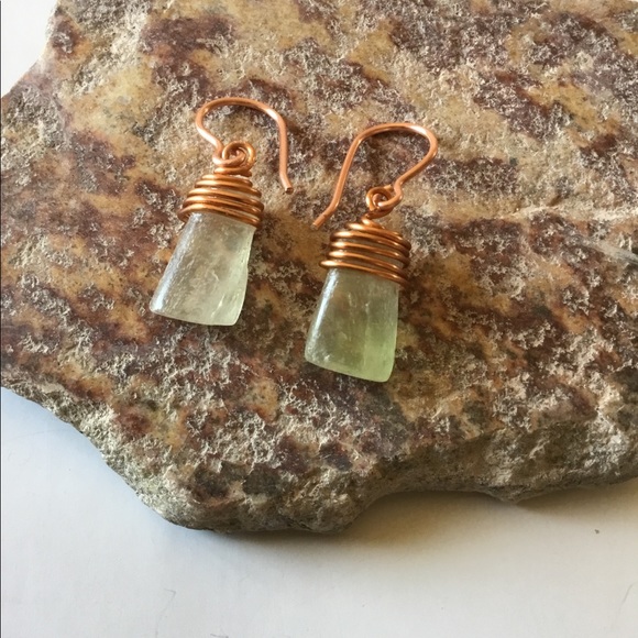 Aqua Green raw Calcite Crystal Copper Earrings - Picture 4 of 4